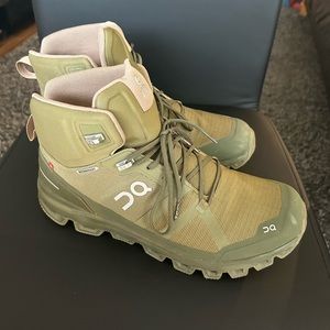 On Cloudrock Waterproof Hiking Boots - Women’s Size 11